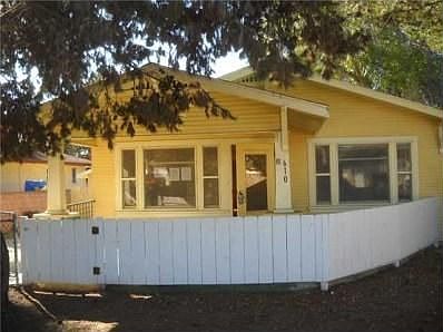 3rd image of 610 4th Ave