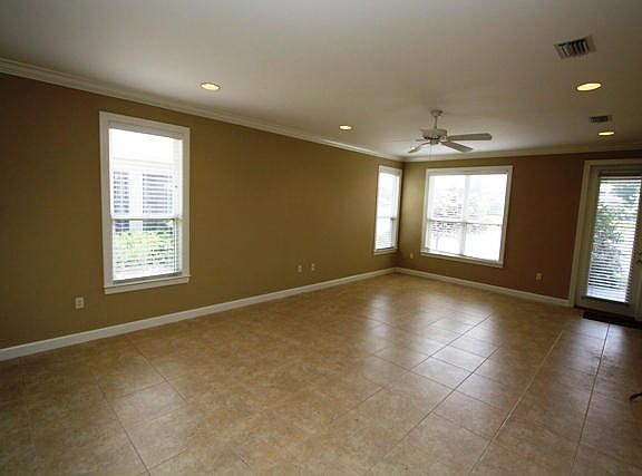 3rd image of 2050 E Crystal Lake Dr