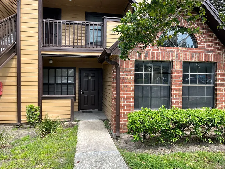 315 Lakepointe Dr #102 — Photo 3