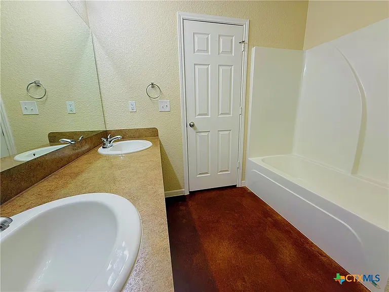 941 Pinewood Dr #A — Photo 8