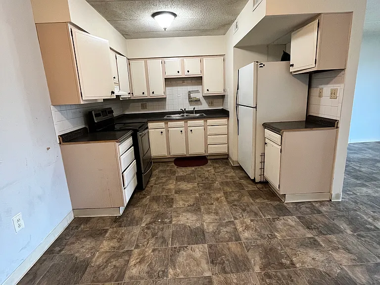 716 N Sprigg St #101 — Photo 4