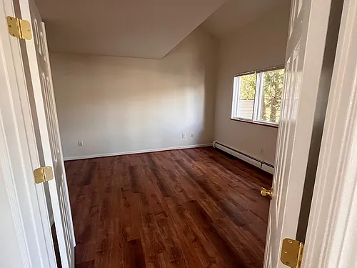 1 Sycamore Dr Photo 1