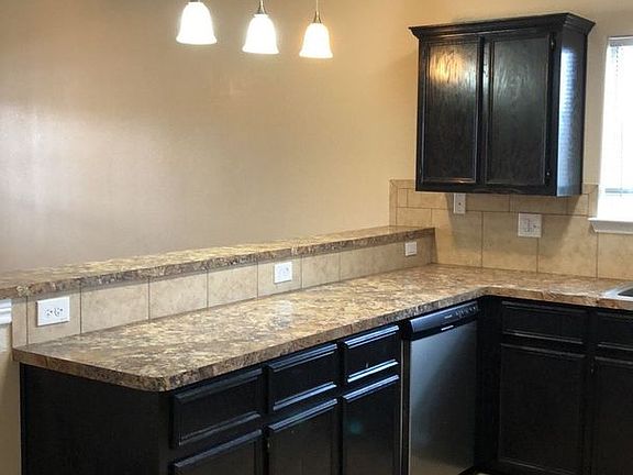 3rd image of 1101 Grace Point Dr APT A