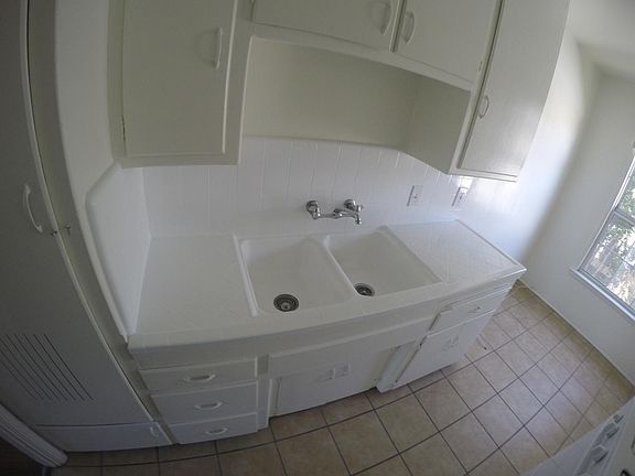 5th image of 4815 Beverly Blvd APT 5