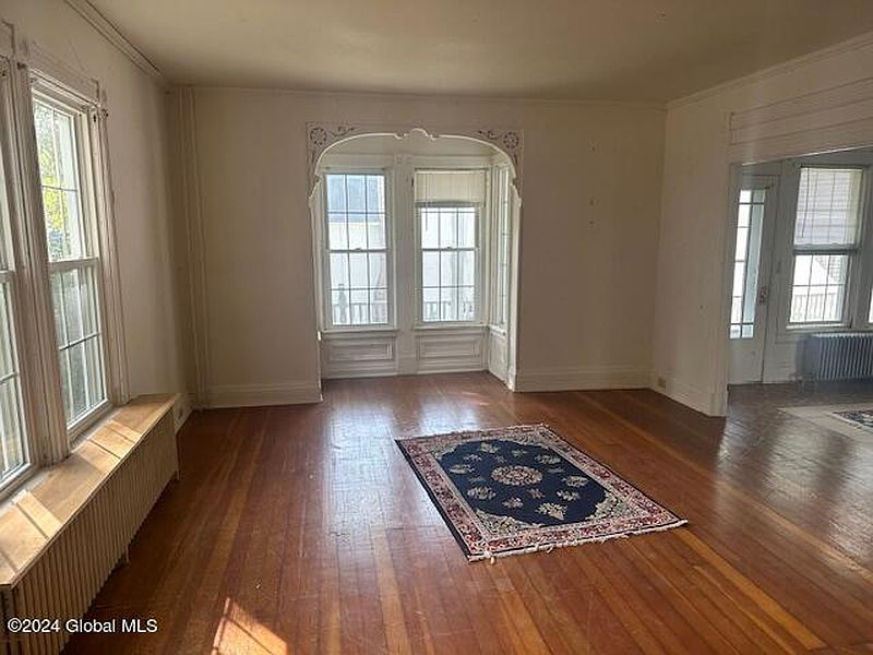 5th image of 72 Wilder Avenue