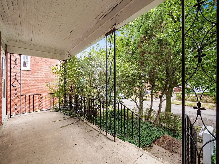 1230 Indianola Ave — Photo 23