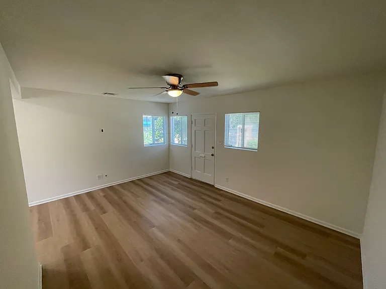 2207 Euclid Ave — Photo 8
