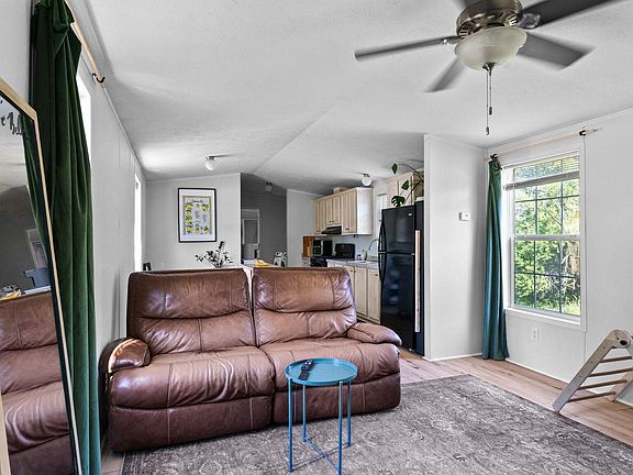 5th image of 20 Mountain View Circle