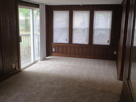 5th image of 1021 SW 31st St