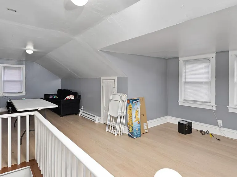 237 Ardmore Ave #1 — Photo 5