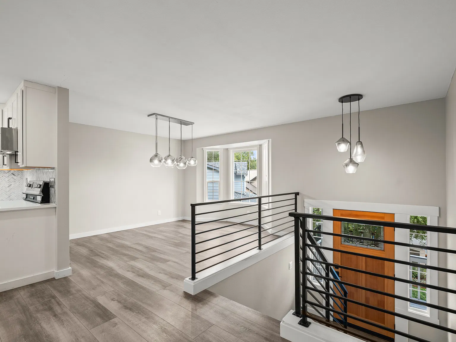 4 bed, 2072 sqft, $3,700 — Photo 3