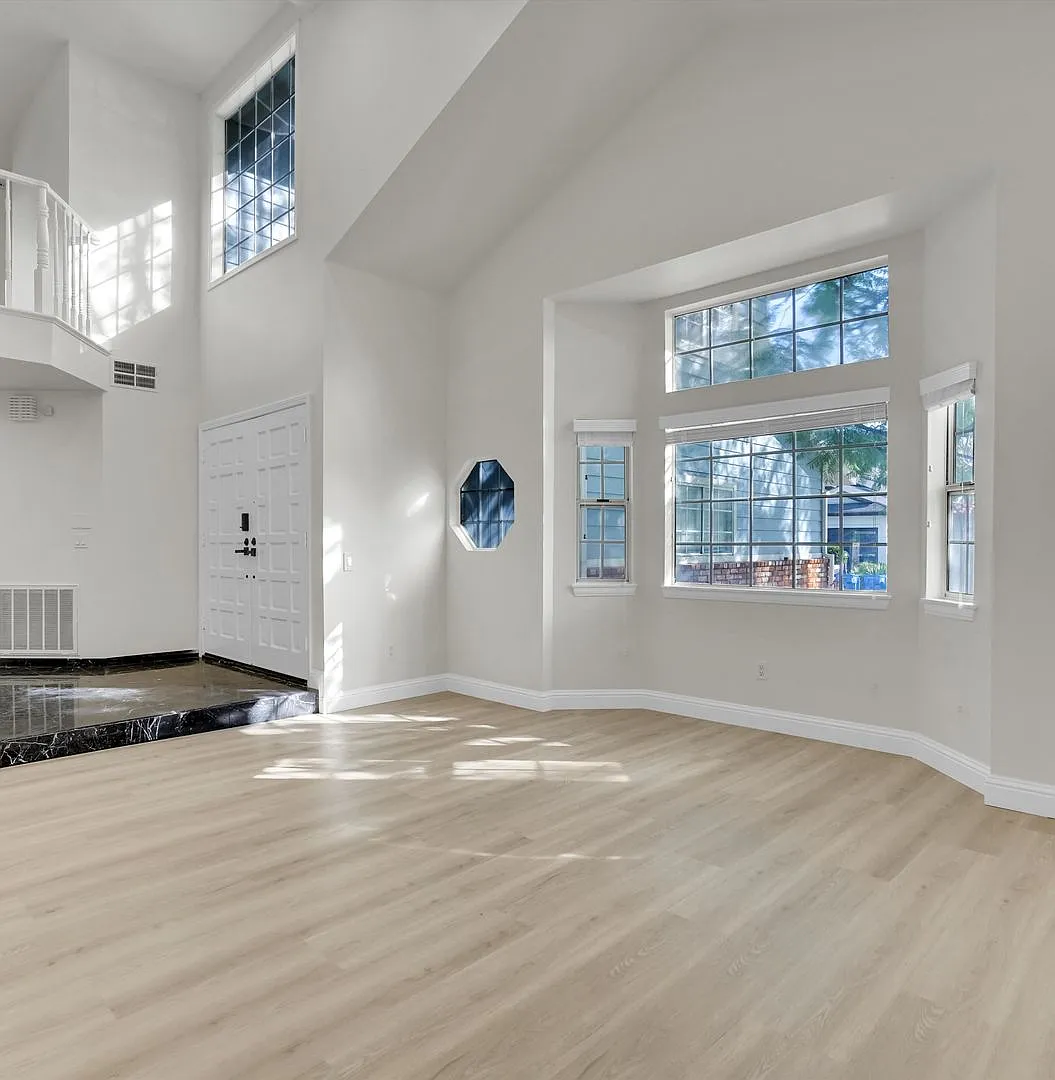 25% Off On 1st Mo! Newly Renovated 4b/3ba Home In West Hills Near Everything — Photo 3