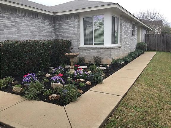 3rd image of 1112 Teapot Dr
