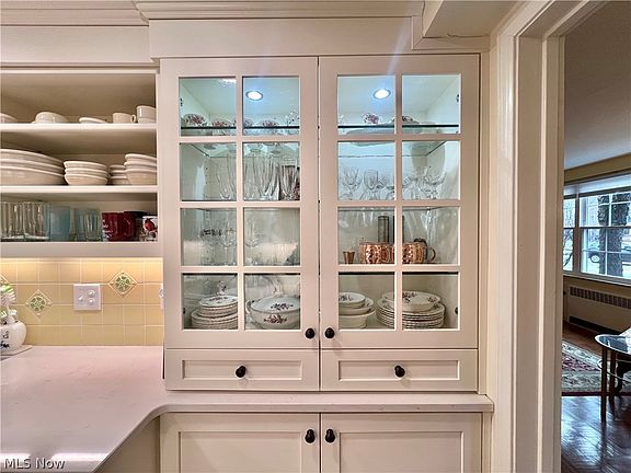 4th image of 13800 Fairhill Rd APT 105