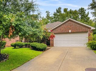 51 N Spinning Wheel Cir, The Woodlands, TX 77382