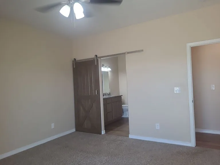 1923 E Winter Haven Dr — Photo 6