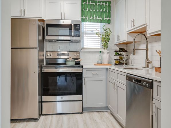 261 Suburban Pkwy #7322-03