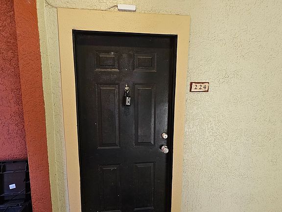 3rd image of 132 Vista Verdi Cir Unit 224