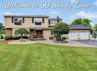 50 Shady Ln, Freehold, NJ 07728