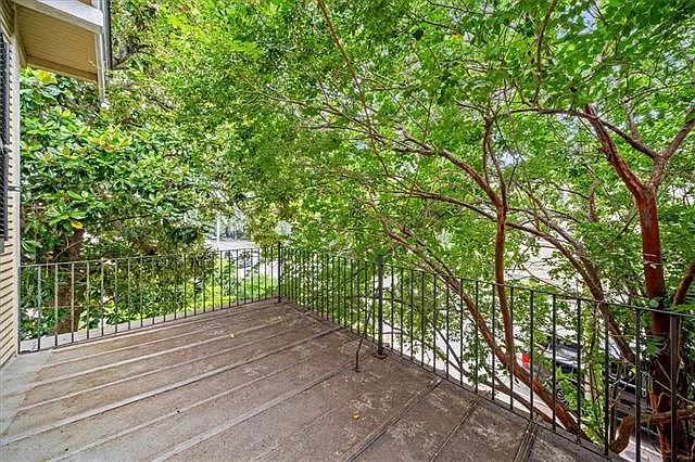2608 Magazine St — Photo 11