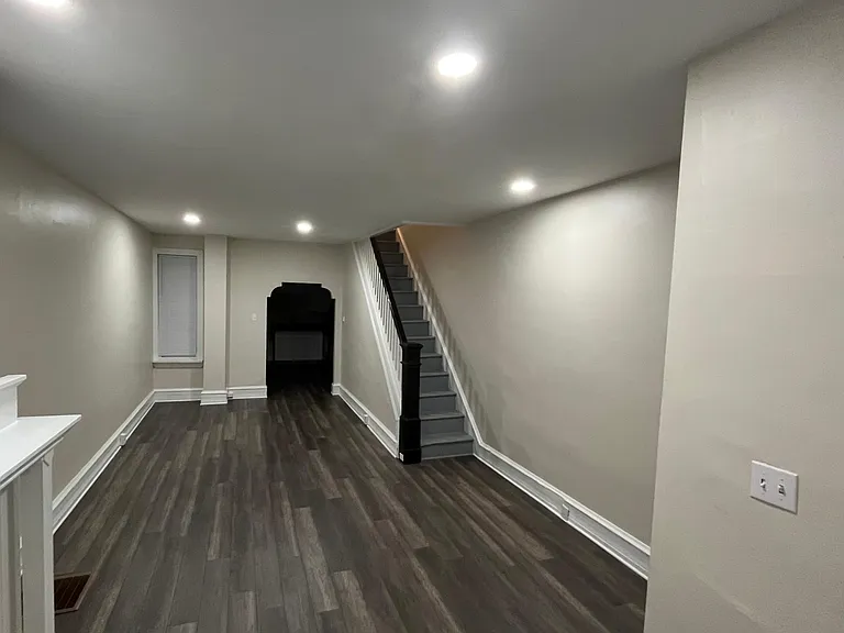 3471 Braddock St — Photo 2