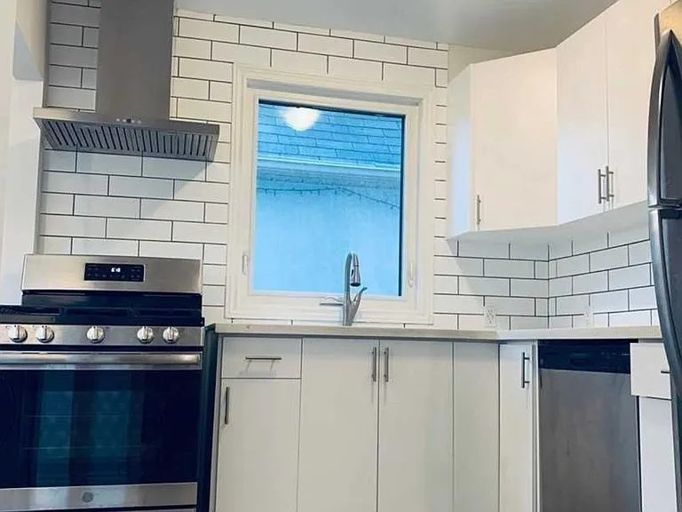 75 Eileen Ave — Photo 2