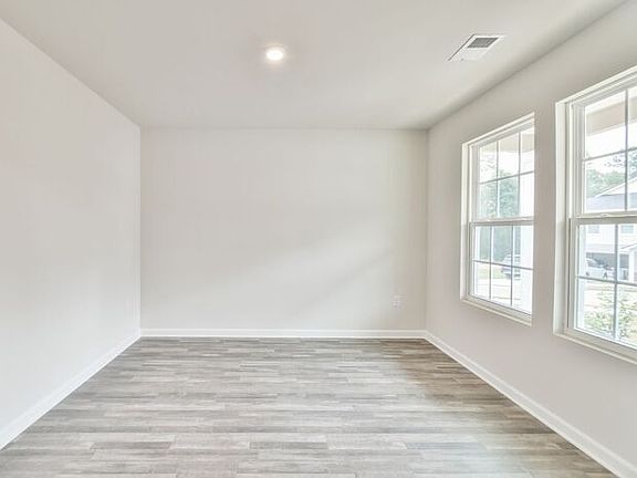 5th image of 301 Indian River Dr