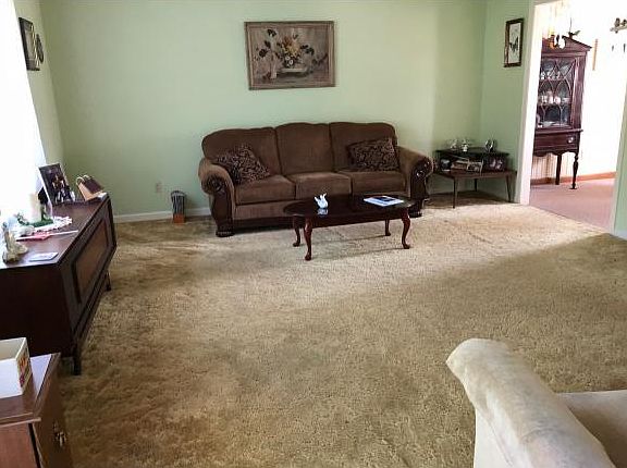 3rd image of 134 Dayton Dr