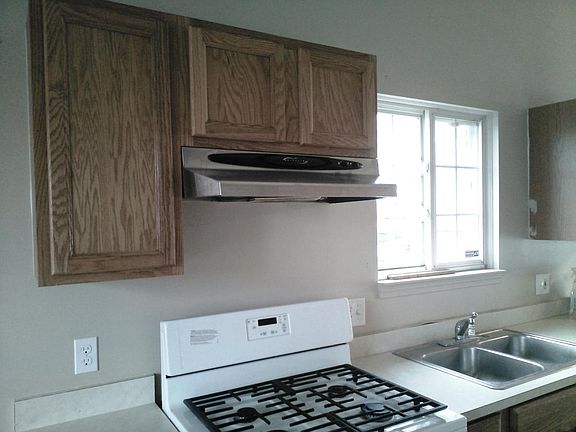 5th image of 115 Osmun St