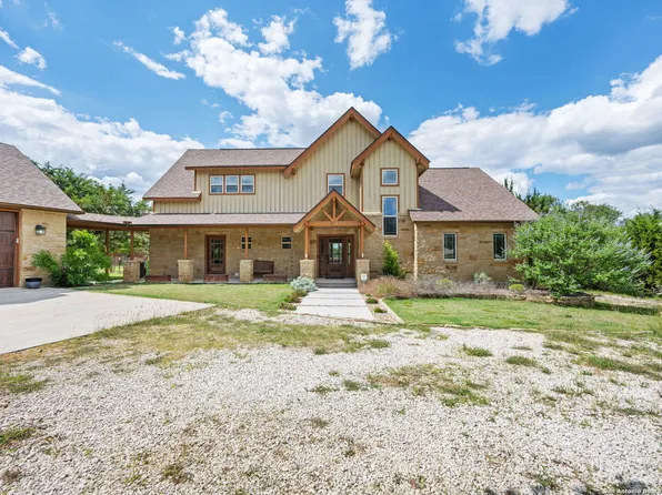 531 Wolf, Fischer, TX 78623