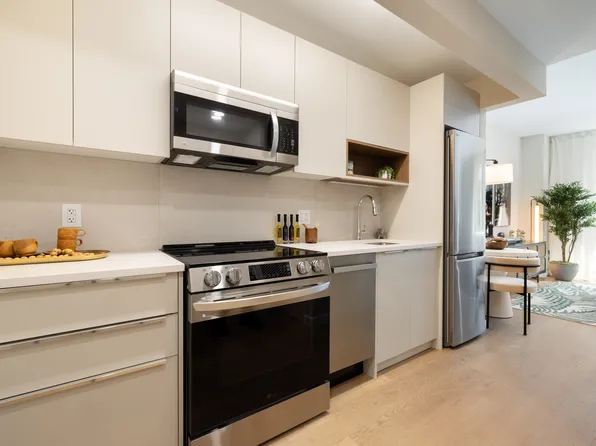 407 West 206th Street image 4 of 42