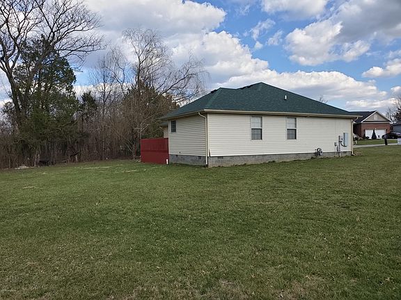 3rd image of 160 Willow Creek Ct