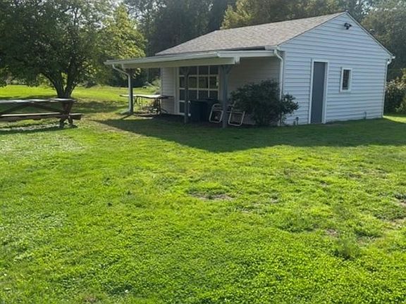 5th image of 34900 Bainbridge Rd