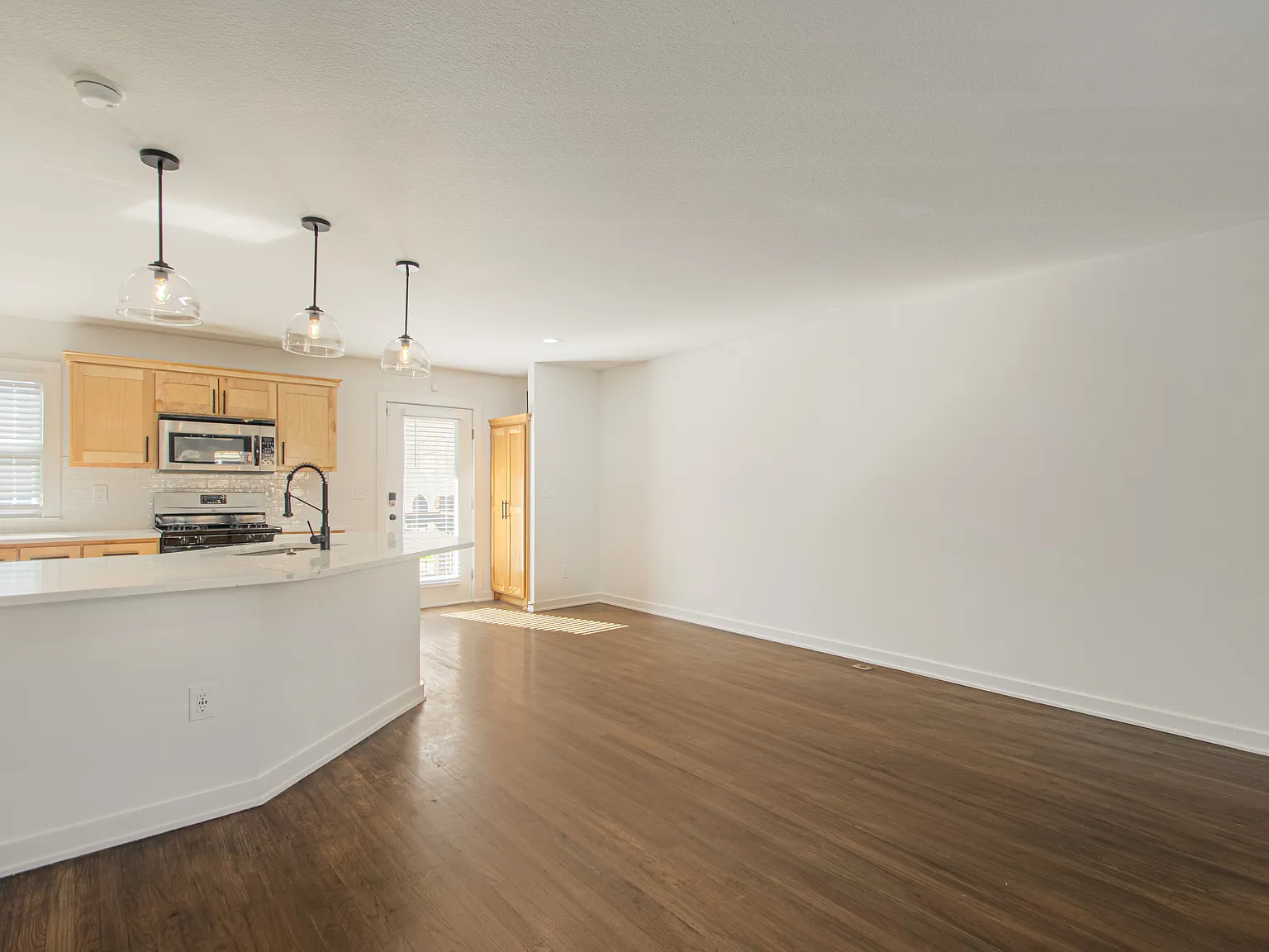 4536 Jefferson St — Photo 3