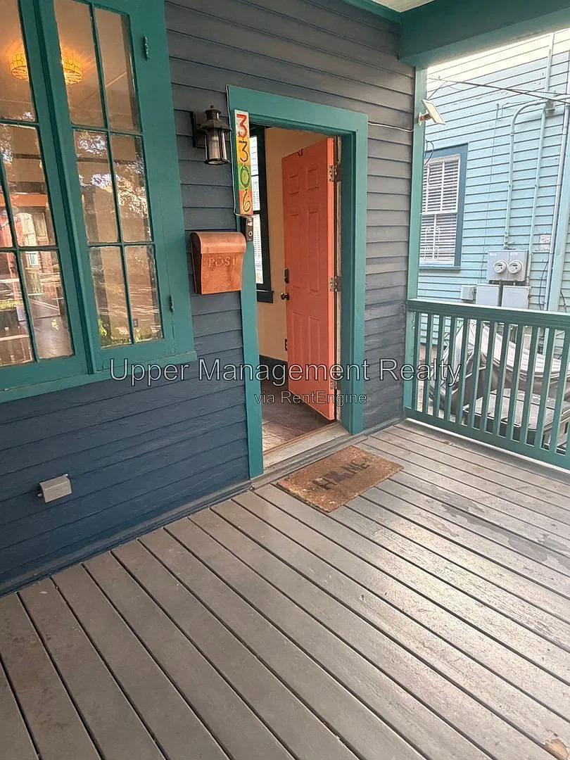 3 bed, 1.0 bath, 1200 sqft, $1,900 — Photo 2