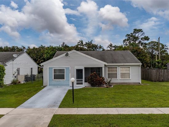 5074 Canal Cir E, Lake Worth, FL 33467