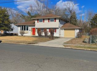 16 Albert Rd, Glendora, NJ 08029