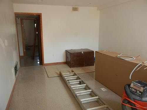 Building Photo 3