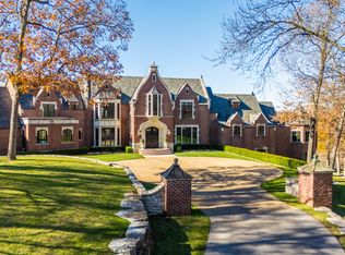 6052 E Summit View Dr, Springfield, MO 65809