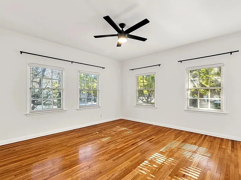 426 N Maple Dr #426 — Photo 25