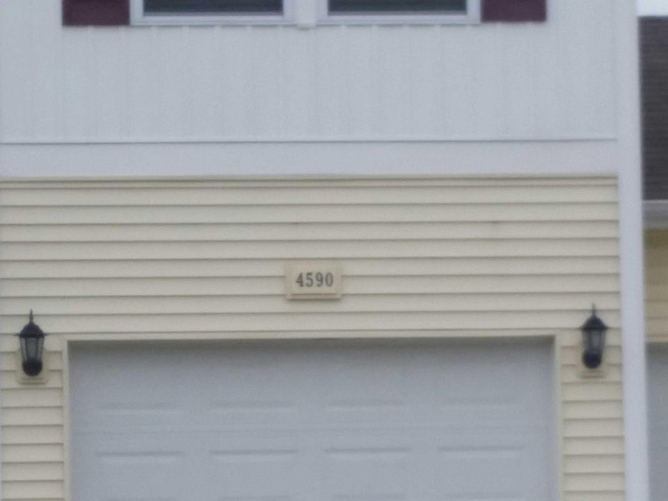 2nd image of 4590 Torrington Dr SE