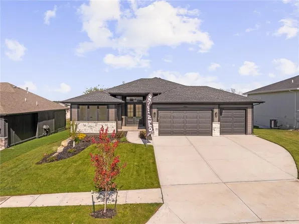 25152 W 141st Ter, Olathe, KS 66061