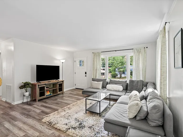 1105 Norris Ave — Photo 4