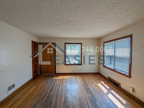 3rd image of 4430 Indiana Ave