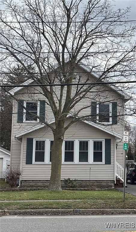 68 Oak St photo 1
