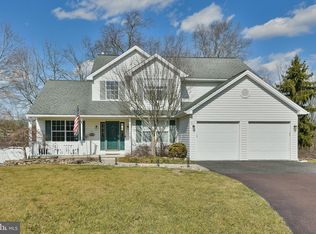 311 Williams Cir, Schwenksville, PA 19473