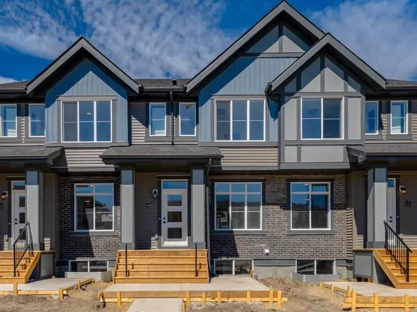 219 E Sora Blvd SE, Calgary, AB T3S 0M7