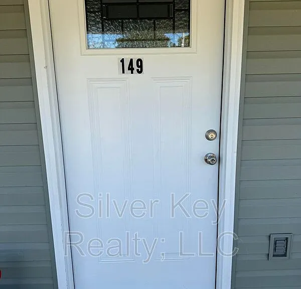 141-155 Oak St #155 — Photo 3