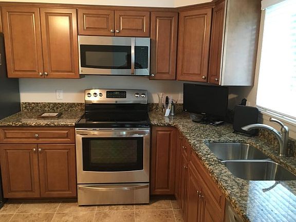 2nd image of 1783D Huntingwood Ln