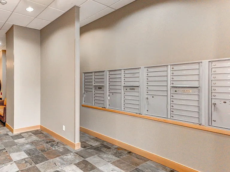Mckenze Square Apartments — Photo 14